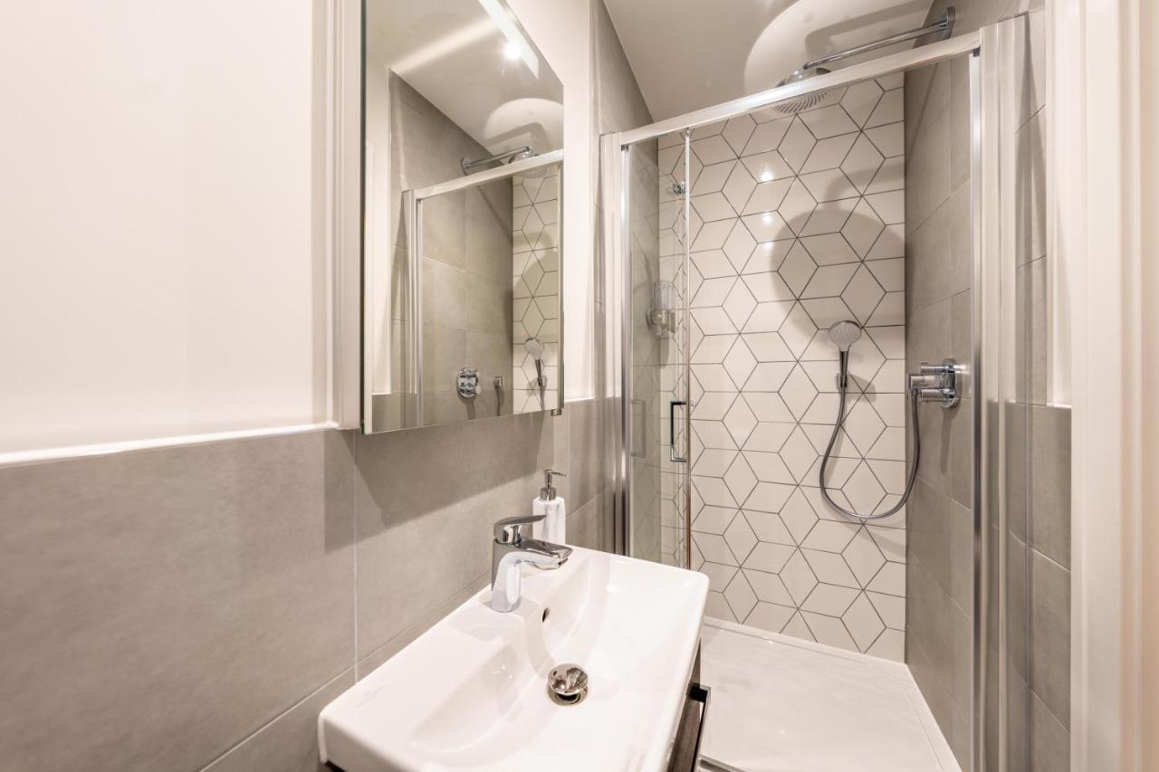 Cozy Apartments - Free Wifi And Parking Onsite Feltham Kültér fotó